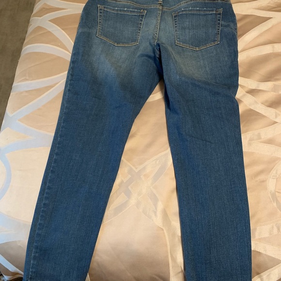 Maternity Skinny Crop Jean Side Panel - Size 8 - Picture 3 of 3